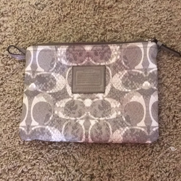 2 Piece..Gray snakeskin coach bag - Picture 2 of 11